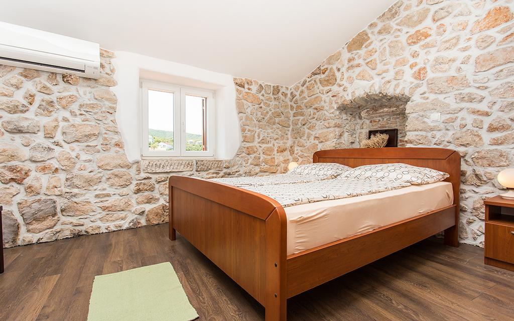 Apartment & Room Antonio Vrbnik Exteriér fotografie